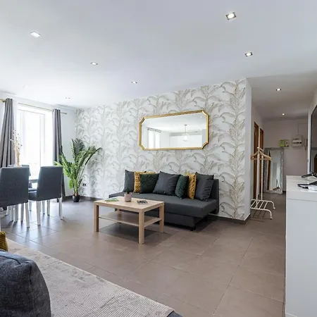 Appartamento La Casa Reine Jeanne- Pres De La Gare - Wifi - Parking - Neuf Et Confort *